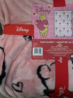 Disney Pink Plush Kids Blanket with Heart and Character Print Winnie the Pooh